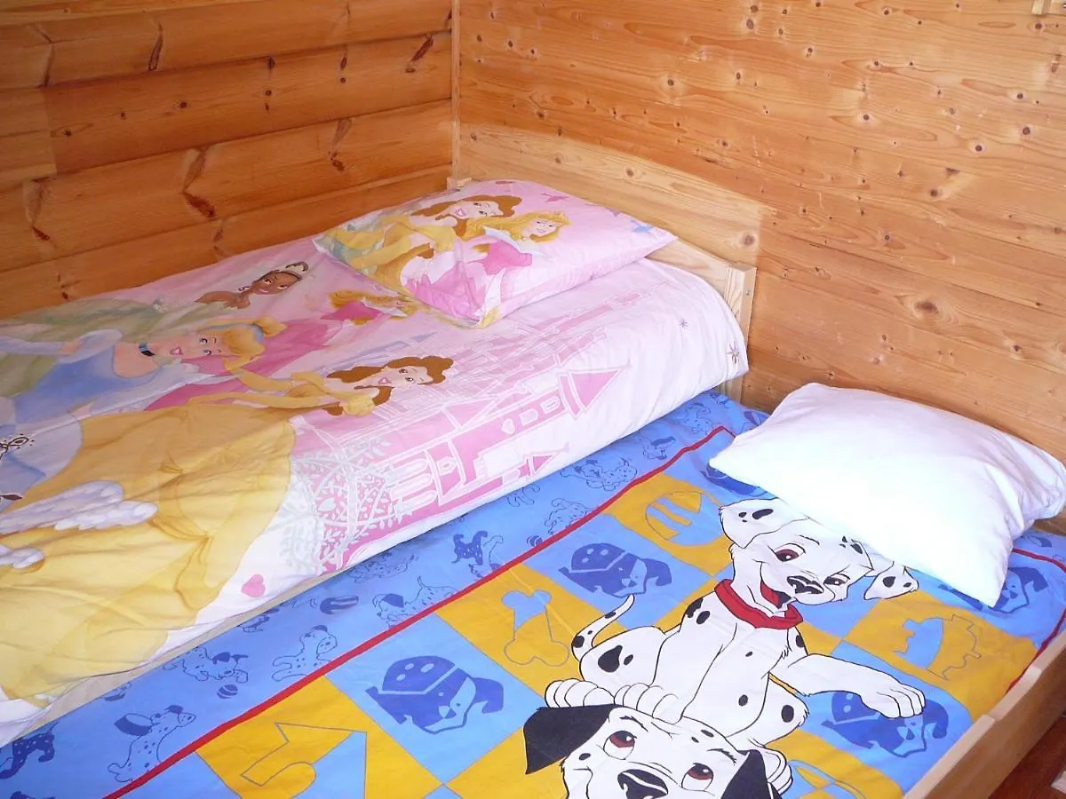 Les Chalets De Celine La Joue du Loup 0*,  France