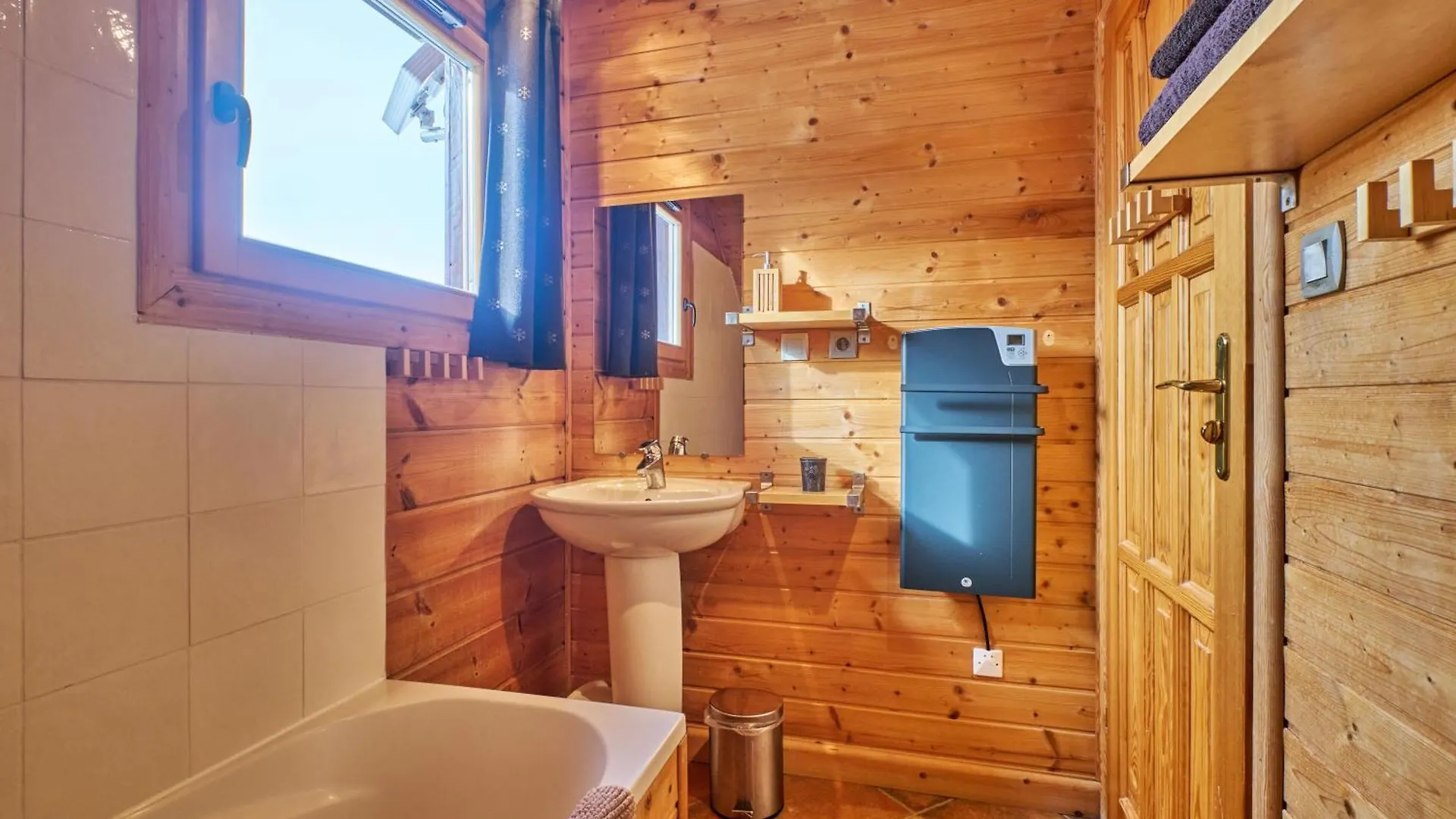 Les Chalets De Celine La Joue du Loup 0*,  France