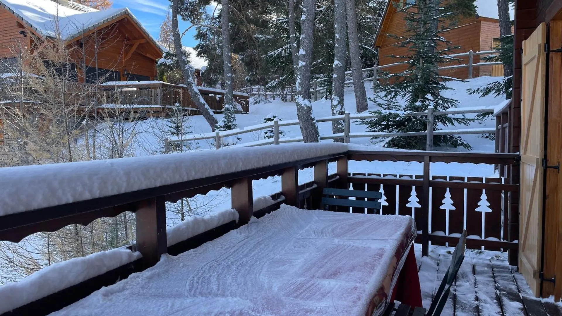Les Chalets De Celine La Joue du Loup 0*,