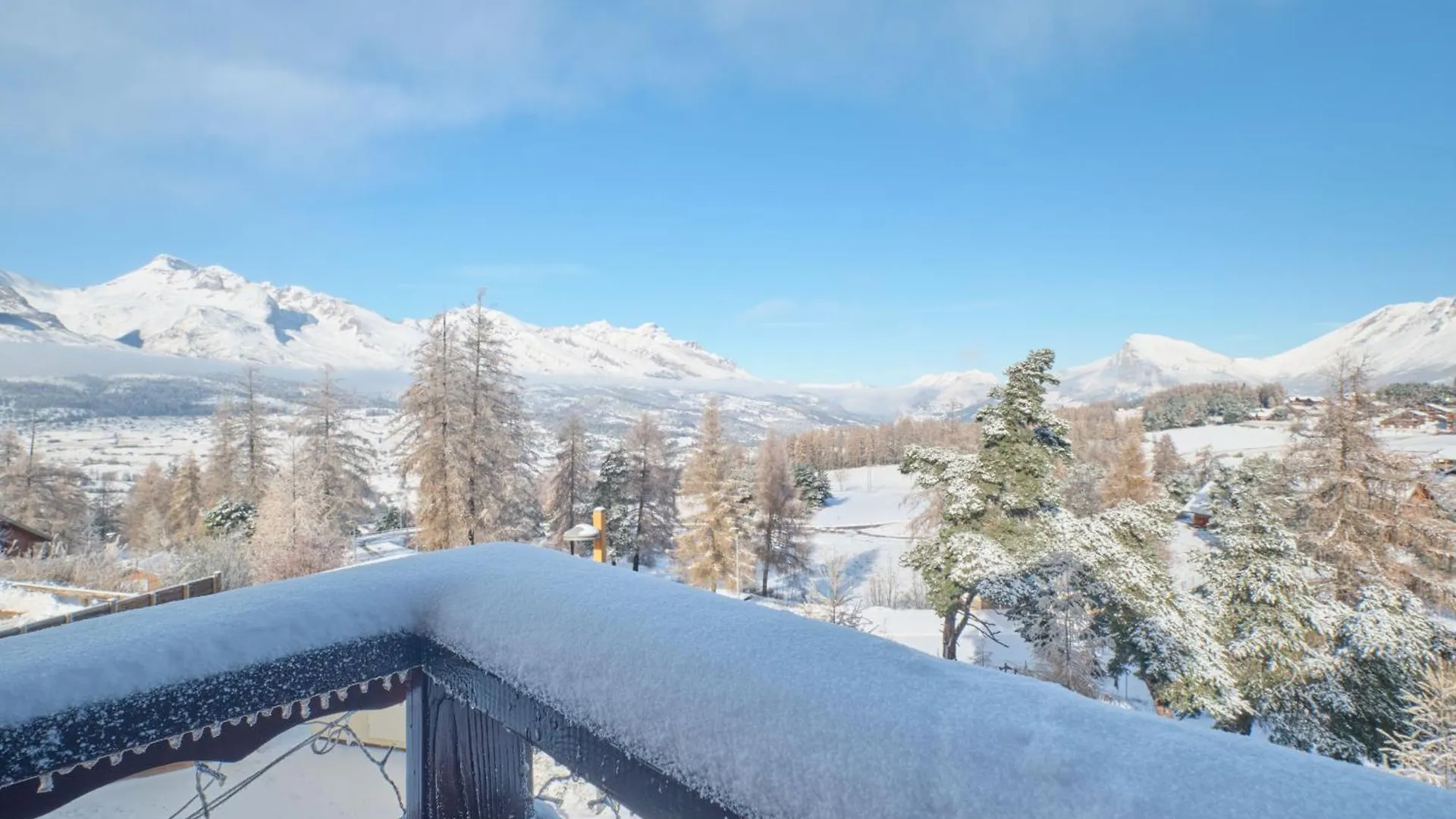 Les Chalets De Celine La Joue du Loup 0*,